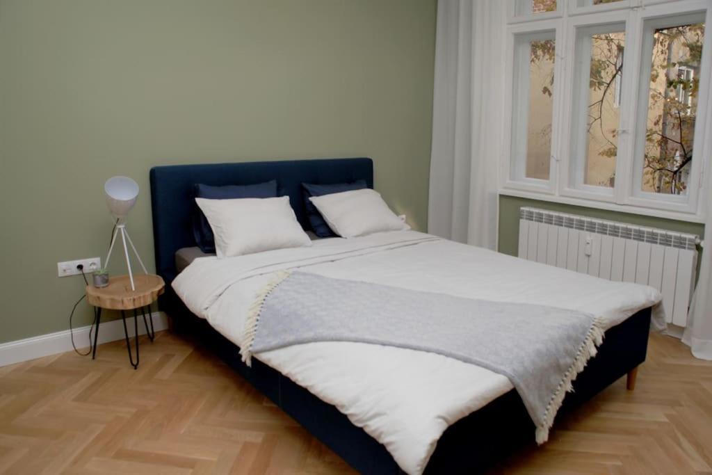 *citadel* 2br - Center *
