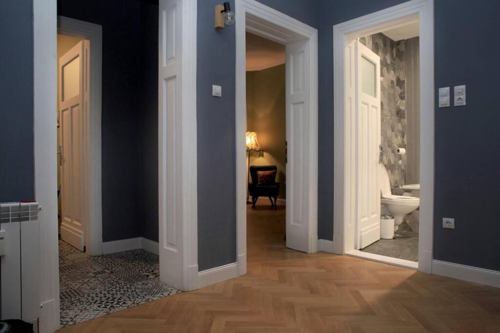 *citadel* 2br - Center