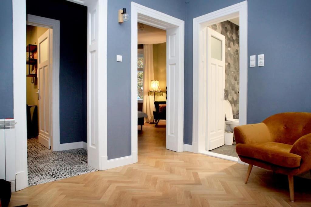 *citadel* 2br - Center *
