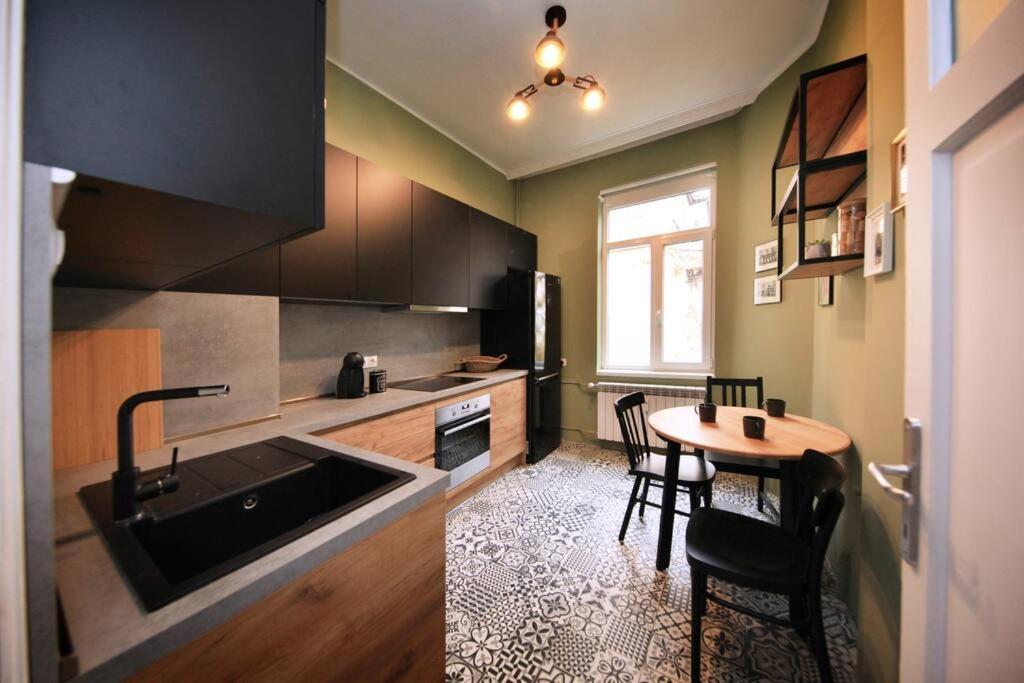*citadel* 2br - Center Apartamento