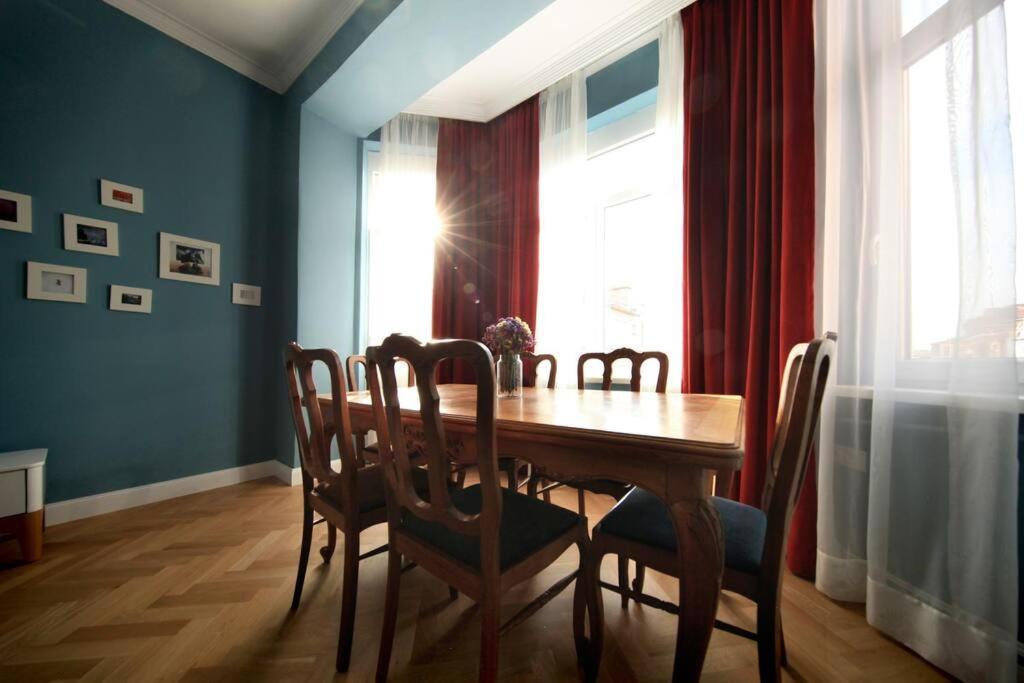 *citadel* 2br - Center